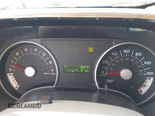 2010 Ford Explorer XLT z VIN 1FMEU6DE6AUA59210, wystawiony jako IAAI lot #41999624 z przebiegiem 131 373 mil mil oraz . Historia ofert i sprzedaży dostępna na DreamBid. Obrazek 7.