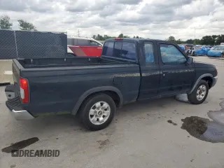 1998 Nissan Frontier XE z VIN 1N6DD26S3WC335610, wystawiony jako Copart lot #59061785 z przebiegiem 158 550 mil mil oraz Czysty tytuł • Clean title. Historia ofert i sprzedaży dostępna na DreamBid. Obrazek 3.