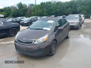 2013 Kia Rio EX с VIN KNADN4A33D6125111, выставлен на аукционе IAAI как лот 42488963 с пробегом 157 357 миль миль и . История ставок и продаж доступна на DreamBid. Изображение 2.