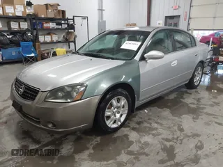2005 Nissan Altima S z VIN 1N4AL11D25C954795, wystawiony jako IAAI lot #42411814 z przebiegiem 173 157 mil mil oraz . Historia ofert i sprzedaży dostępna na DreamBid. Obrazek 2.