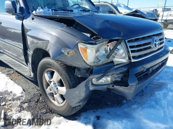 2007 Toyota Land Cruiser with VIN JTEHT05J372107212, listed as a IAAI auction lot 41281746 with 136,460 mi miles. Bid and sale history available at carsss.com. Image 6.
