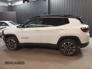 2023 Jeep Compass (RED) Edition z VIN 3C4NJDCN5PT536179, wystawiony jako IAAI lot #41621950 z przebiegiem 17 830 mil mil oraz . Historia ofert i sprzedaży dostępna na DreamBid. Obrazek 15.
