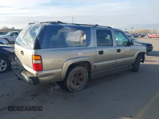 2000 Chevrolet Suburban LT with VIN 3GNFK16T5YG157999, listed as a IAAI auction lot 41720900 with 307,085 mi miles. Bid and sale history available at carsss.com. Image 4.