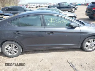 2020 Hyundai Elantra Value Edition z VIN 5NPD84LF6LH616584, wystawiony jako IAAI lot #41926099 z przebiegiem 86 887 mil mil oraz . Historia ofert i sprzedaży dostępna na DreamBid. Obrazek 13.