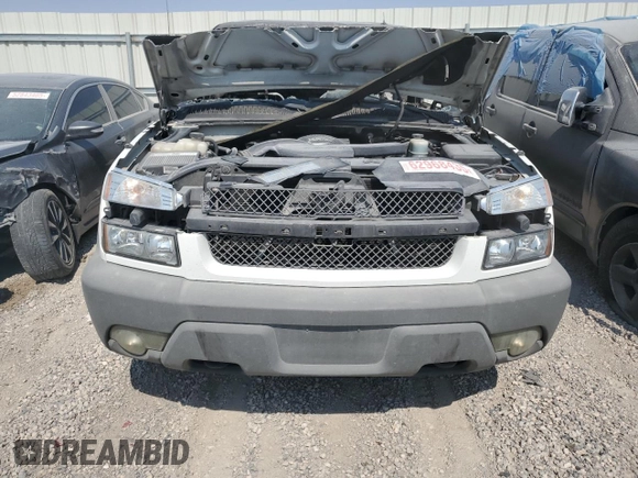 2002 Chevrolet Avalanche with VIN 3GNEC13TX2G119138, listed as a Copart auction lot 62968435 with Not provided miles and Non repairable. Bid and sale history available at DreamBid. Image 5.