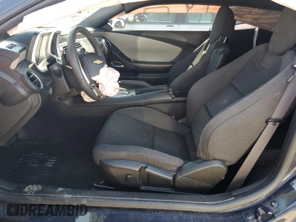 2013 Chevrolet Camaro LS z VIN 2G1FA1E37D9166438, wystawiony jako Copart lot #54959315 z przebiegiem 140 248 mil mil oraz Szkoda całkowita • Salvage title. Historia ofert i sprzedaży dostępna na DreamBid. Obrazek 7.