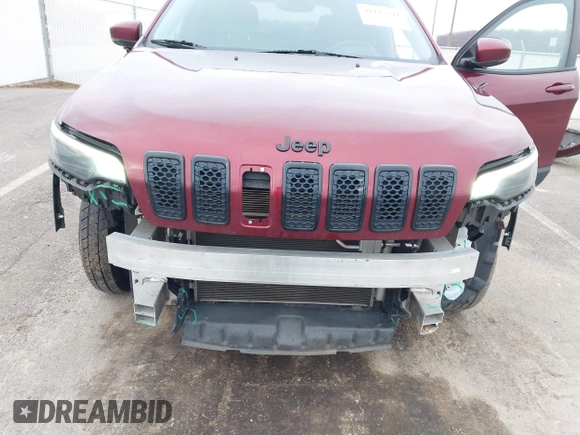 2019 Jeep Cherokee Latitude Plus with VIN 1C4PJMLB1KD319905, listed as a IAAI auction lot 41143311 with 98,694 mi miles. Bid and sale history available at carsss.com. Image 6.