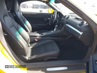 2021 Porsche 718 Boxster z VIN WP0CA2A8XMS210397, wystawiony jako IAAI lot #42271755 z przebiegiem 43 518 mil mil oraz . Historia ofert i sprzedaży dostępna na DreamBid. Obrazek 5.