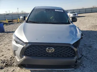 2023 Toyota Corolla Cross L z VIN 7MUAAAAG4PV060069, wystawiony jako Copart lot #51700565 z przebiegiem 20 324 mil mil oraz Szkoda całkowita • Salvage title. Historia ofert i sprzedaży dostępna na DreamBid. Obrazek 5.