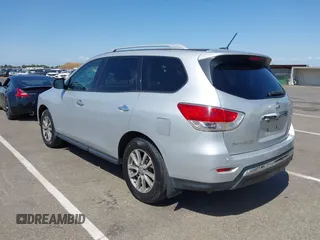 2016 Nissan Pathfinder SV with VIN 5N1AR2MM4GC630868, listed as a IAAI auction lot 42302884 with 169,909 mi miles and . Bid and sale history available at DreamBid. Image 3.