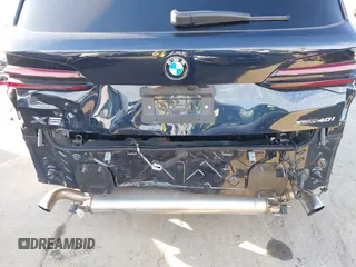 2024 BMW X5 xDrive40i z VIN 5UX23EU07R9V23529, wystawiony jako IAAI lot #41612999 z przebiegiem 18 886 mil mil oraz . Historia ofert i sprzedaży dostępna na DreamBid. Obrazek 19.