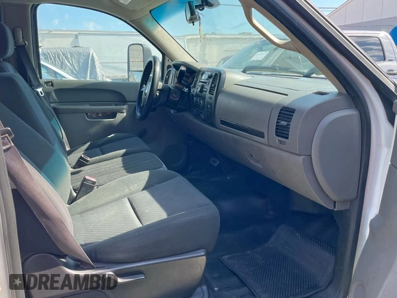 2013 Chevrolet Silverado 1500 with VIN 1GB4CZC80DF118121, listed as a Copart auction lot 56779405 with 258,905 mi miles and Clean Title. Bid and sale history available at DreamBid. Image 5.