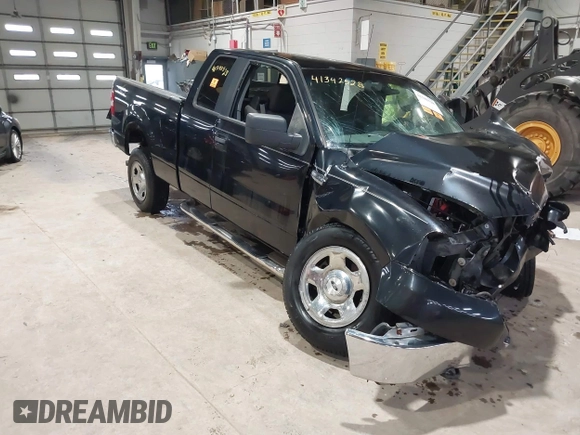 2005 Ford F-150 STX with VIN 1FTRX14W85FA02638, listed as a IAAI auction lot 41342528 with 86,500 mi miles. Bid and sale history available at carsss.com. Image 1.