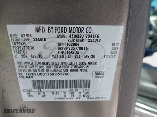 2005 Ford Escape XLT with VIN 1FMYU03175KD53760, listed as a IAAI auction lot 41755984 with 158,704 mi miles. Bid and sale history available at carsss.com. Image 9.