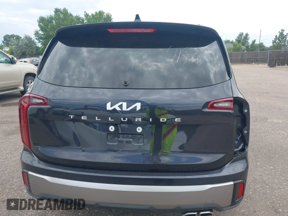 2025 Kia Telluride S with VIN 5XYP64GC0SG622891, listed as a IAAI auction lot 42781011 with 5,960 mi miles and . Bid and sale history available at DreamBid. Image 16.