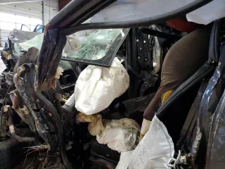 2014 Subaru Crosstrek Premium z VIN JF2GPACC3E8249571, wystawiony jako Copart lot #58007245 z przebiegiem Nie podano mil oraz Szkoda całkowita • Salvage title. Historia ofert i sprzedaży dostępna na DreamBid. Obrazek 8.