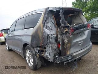 2020 Chrysler Pacifica Limited with VIN 2C4RC1GG2LR125406, listed as a IAAI auction lot 42452390 with 85,100 mi miles and . Bid and sale history available at DreamBid. Image 3.