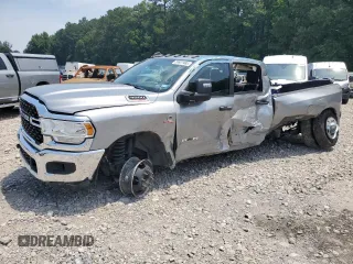 2023 Ram 3500 Big Horn z VIN 3C63RRHL6PG573858, wystawiony jako Copart lot #59921485 z przebiegiem 106 975 mil mil oraz Szkoda całkowita • Salvage title. Historia ofert i sprzedaży dostępna na DreamBid. Obrazek 1.