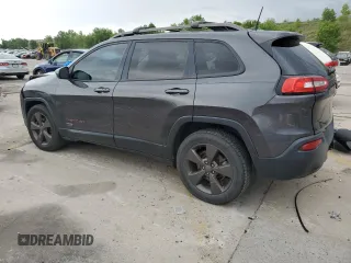 2016 Jeep Cherokee Latitude z VIN 1C4PJMCSXGW321339, wystawiony jako Copart lot #59955005 z przebiegiem 136 027 mil mil oraz Szkoda całkowita • Salvage title. Historia ofert i sprzedaży dostępna na DreamBid. Obrazek 2.