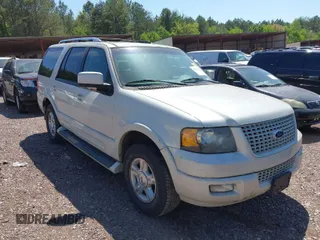 2005 Ford Expedition Limited with VIN 1FMFU19555LA73336, listed as a IAAI auction lot 41972033 with 236,367 mi miles. Bid and sale history available at carsss.com. Image 1.