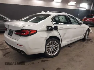 2021 BMW 5 Series 530i z VIN WBA53BH02MCF80188, wystawiony jako IAAI lot #41123753 z przebiegiem 72 730 mil mil oraz . Historia ofert i sprzedaży dostępna na DreamBid. Obrazek 4.
