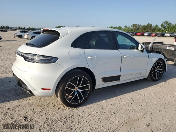 2024 Porsche Macan with VIN WP1AA2A57RLB02901, listed as a Copart auction lot 49342575 with 8,167 mi miles and Salvage Title. Bid and sale history available at carsss.com. Image 3.