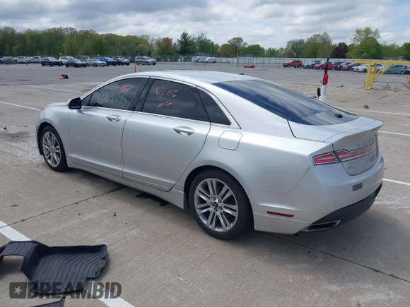 2015 Lincoln MKZ z VIN 3LN6L2GK5FR622117, wystawiony jako IAAI lot #42164455 z przebiegiem 167 156 mil mil oraz . Historia ofert i sprzedaży dostępna na DreamBid. Obrazek 3.