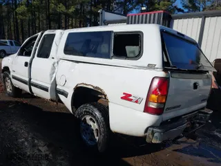 1999 Chevrolet Silverado 1500 LS with VIN 2GCEK19T9X1228693, listed as a IAAI auction lot 41317137 with 200,000 mi miles. Bid and sale history available at carsss.com. Image 3.