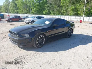 2013 Ford Mustang GT z VIN 1ZVBP8CF2D5284157, wystawiony jako IAAI lot #42050829 z przebiegiem 147 221 mil mil oraz . Historia ofert i sprzedaży dostępna na DreamBid. Obrazek 2.