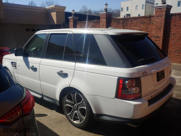 2011 Land Rover Range Rover Sport SC with VIN SALSH2E43BA266207, listed as a Copart auction lot 49084515 with 160,890 mi miles and Clean Title. Bid and sale history available at carsss.com. Image 3.