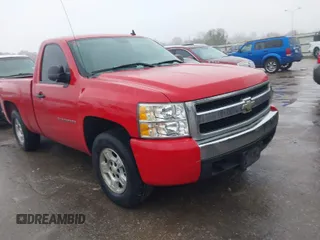2008 Chevrolet Silverado 1500 Work Truck with VIN 1GCEC14X18Z120858, listed as a IAAI auction lot 41451350 with 242,110 mi miles. Bid and sale history available at carsss.com. Image 1.