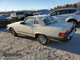 1985 Mercedes-Benz SL with VIN WDBBA45C0FA021352, listed as a Copart auction lot 88067835 with 104,110 mi miles and Clean title. Bid and sale history available at DreamBid. Image 2.