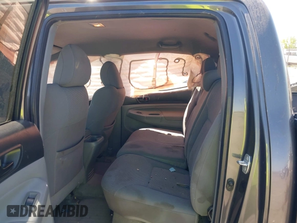 2011 Toyota Tacoma with VIN 5TFLU4EN6BX008627, listed as a IAAI auction lot 42033587 with 179,083 mi miles. Bid and sale history available at carsss.com. Image 8.