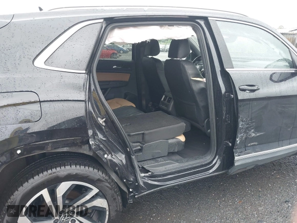 2020 Volkswagen Atlas SEL Premium z VIN 1V2NE2CA6LC219893, wystawiony jako IAAI lot #42252993 z przebiegiem 65 293 mil mil oraz . Historia ofert i sprzedaży dostępna na DreamBid. Obrazek 6.