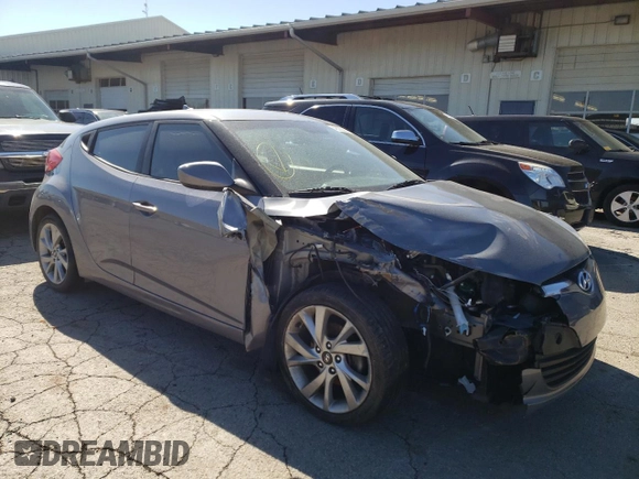 2017 Hyundai Veloster with VIN KMHTC6AD8HU318439, listed as a Copart auction lot 43322083 with 64,664 mi miles. Bid and sale history available at carsss.com. Image 4.