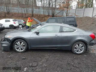 2011 Honda Accord Cpe EX-L with VIN 1HGCS1B86BA001636, listed as a IAAI auction lot 41918566 with 98,350 mi miles. Bid and sale history available at carsss.com. Image 15.