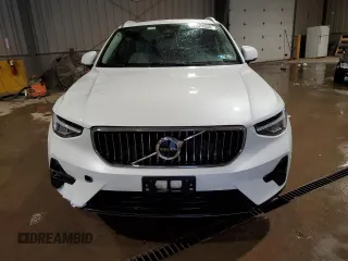 2024 Volvo XC40 Plus Bright Theme с VIN YV4L12UE8R2232520, выставлен на аукционе Copart как лот 42527955 с пробегом 12 975 миль миль и Списание • Salvage title. История ставок и продаж доступна на DreamBid. Изображение 5.