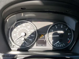 2006 BMW 3 Series 325i with VIN WBAVB17586NH93423, listed as a Copart auction lot 48558715 with 118,450 mi miles and Salvage Title. Bid and sale history available at carsss.com. Image 9.