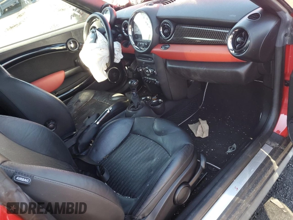 2012 MINI Coupe S z VIN WMWSX3C54CT154692, wystawiony jako Copart lot #45290325 z przebiegiem Nie podano mil oraz Szkoda całkowita • Salvage title. Historia ofert i sprzedaży dostępna na DreamBid. Obrazek 8.