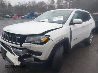 2019 Jeep Compass Latitude with VIN 3C4NJDBB6KT847829, listed as a IAAI auction lot 41476956 with 58,423 mi miles. Bid and sale history available at carsss.com. Image 17.
