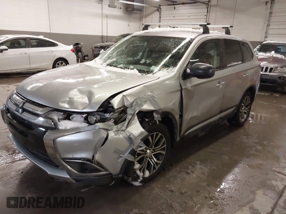 2018 Mitsubishi Outlander ES z VIN JA4AD2A30JZ011486, wystawiony jako IAAI lot #41247304 z przebiegiem 118 248 mil mil oraz . Historia ofert i sprzedaży dostępna na DreamBid. Obrazek 18.