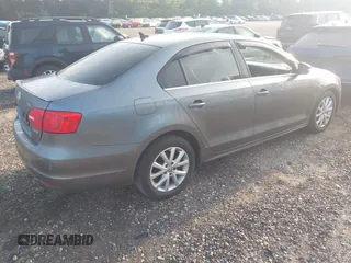 2013 Volkswagen Jetta SE с VIN 3VWDP7AJ7DM430198, выставлен на аукционе IAAI как лот 42737299 с пробегом 128 637 миль миль и . История ставок и продаж доступна на DreamBid. Изображение 4.