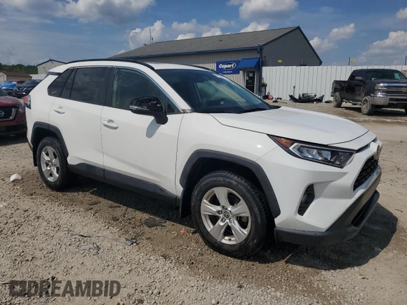 2020 Toyota RAV4 XLE with VIN JTMW1RFV8LD060197, listed as a Copart auction lot 61223725 with 33,135 mi miles and Salvage title. Bid and sale history available at DreamBid. Image 4.