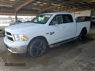 2020 Ram 1500 SLT z VIN 1C6RR6TT9LS135712, wystawiony jako Copart lot #57448205 z przebiegiem 68 015 mil mil oraz Czysty tytuł • Clean title. Historia ofert i sprzedaży dostępna na DreamBid. Obrazek 1.
