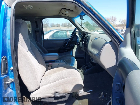 2000 Ford Ranger XLT with VIN 1FTZR15X0YPA34693, listed as a IAAI auction lot 42032043 with 148,099 mi miles. Bid and sale history available at carsss.com. Image 5.