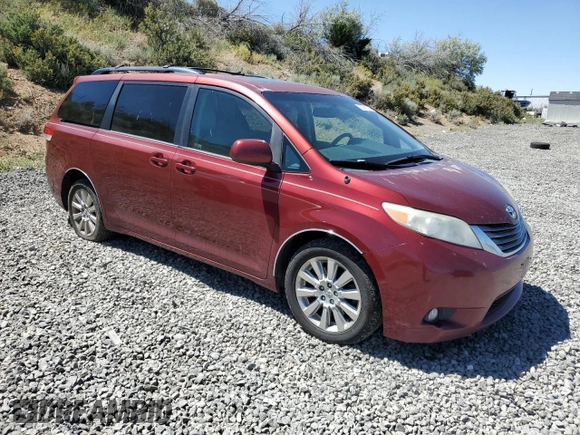 2012 Toyota Sienna XLE with VIN 5TDDK3DC0CS041425, listed as a Copart auction lot 60286305 with 214,634 mi miles and Salvage title. Bid and sale history available at DreamBid. Image 4.