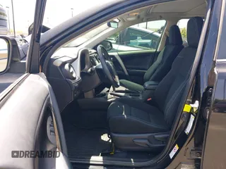 2018 Toyota RAV4 XLE z VIN 2T3WFREV1JW450514, wystawiony jako IAAI lot #42291018 z przebiegiem 89 370 mil mil oraz . Historia ofert i sprzedaży dostępna na DreamBid. Obrazek 5.