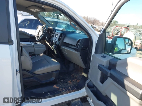 2017 Ford F-150 XL z VIN 1FTEX1E86HFA80659, wystawiony jako IAAI lot #41657909 z przebiegiem 158 726 mil mil oraz . Historia ofert i sprzedaży dostępna na DreamBid. Obrazek 5.