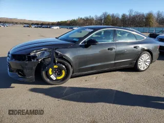 2020 Audi A7 Premium Plus with VIN WAUR2AF28LN007153, listed as a Copart auction lot 47013735 with 32,827 mi miles and Salvage Title. Bid and sale history available at carsss.com. Image 1.