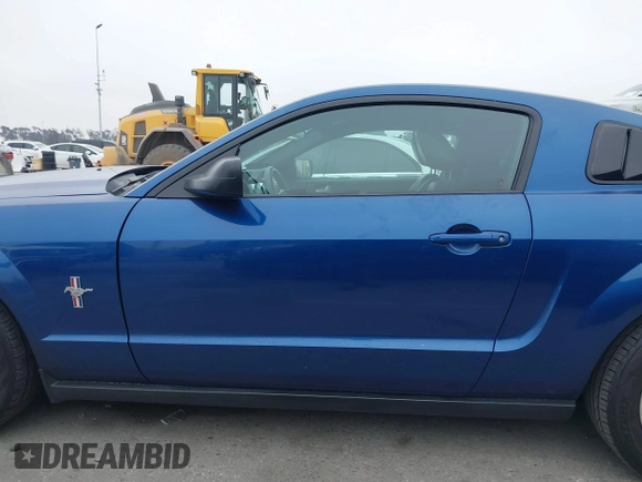 2007 Ford Mustang Deluxe with VIN 1ZVHT80N275215068, listed as a IAAI auction lot 41866367 with 174,791 mi miles. Bid and sale history available at carsss.com. Image 14.